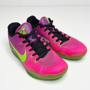 Nike Kobe 11 EM Low Mambacurial Athletic Shoes